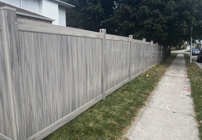 vinyl fence installation barrie